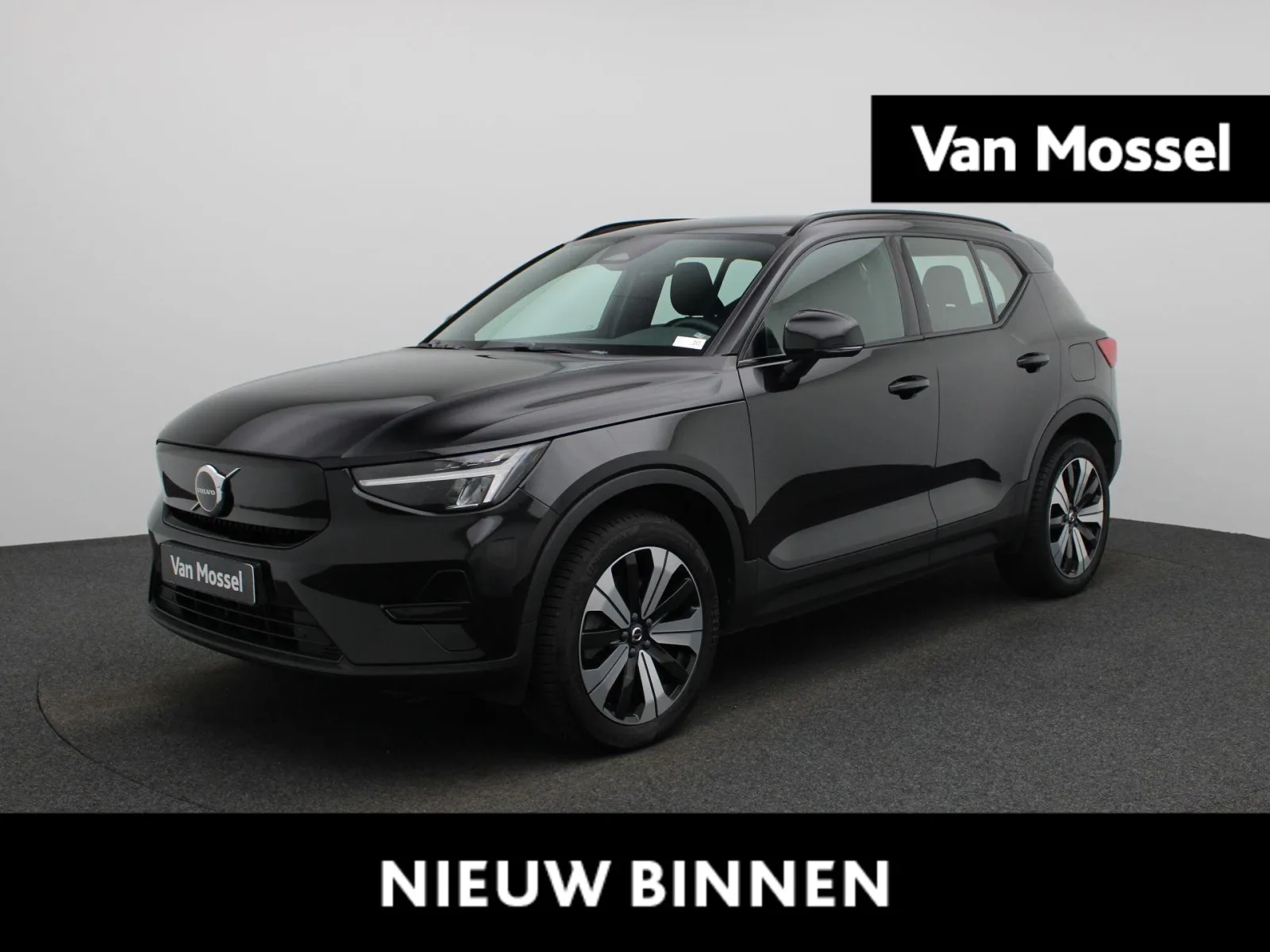 Volvo XC40 (2023) — foto 1