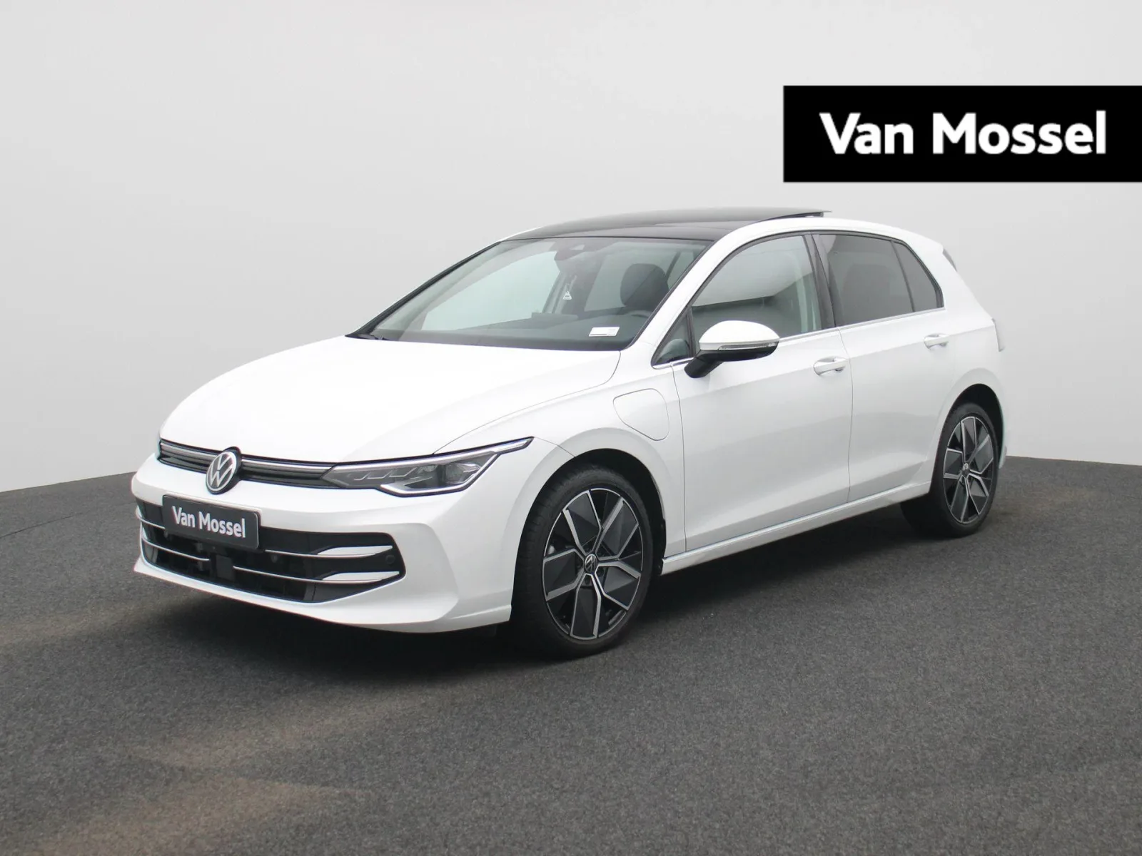 Volkswagen Golf (2025) — foto 1