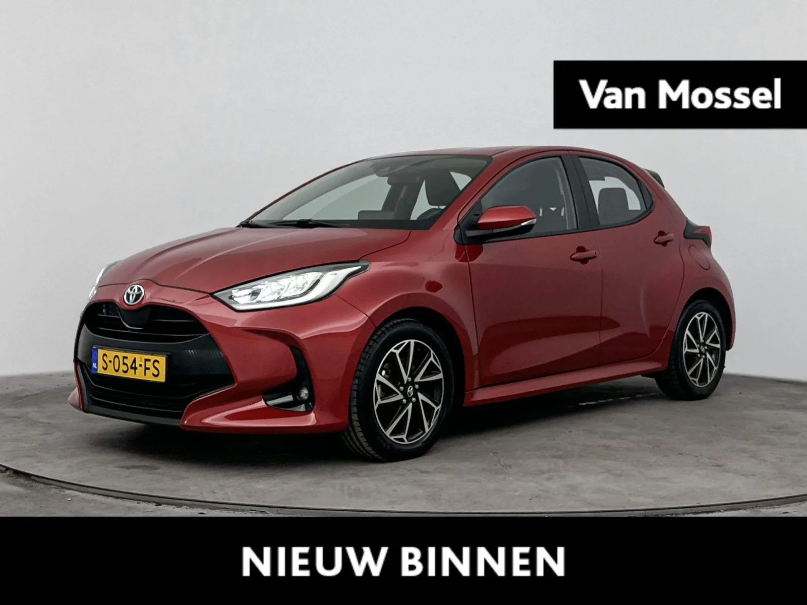 Toyota Yaris (2023) — foto 1