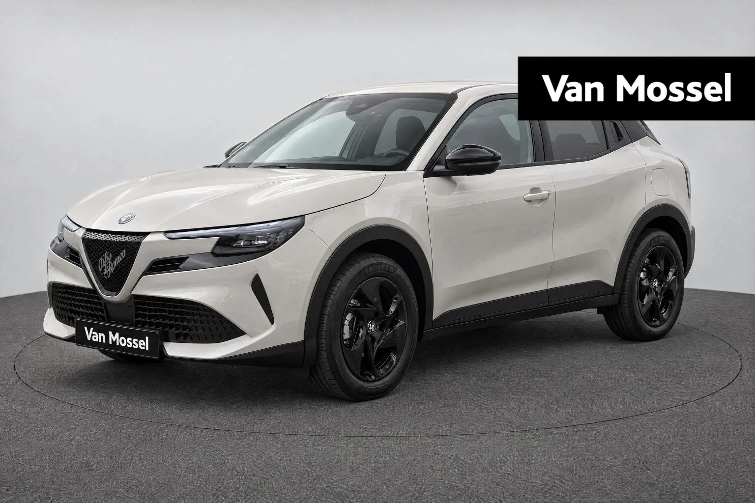 Alfa Romeo Junior (2025) — foto 1