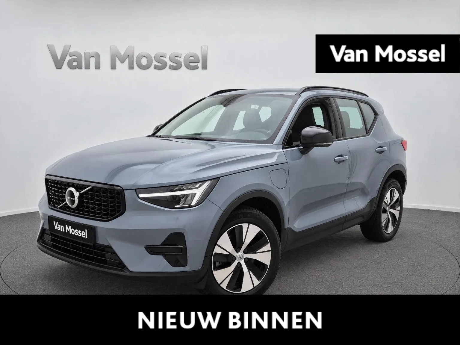 Volvo XC40 (2023) — foto 1