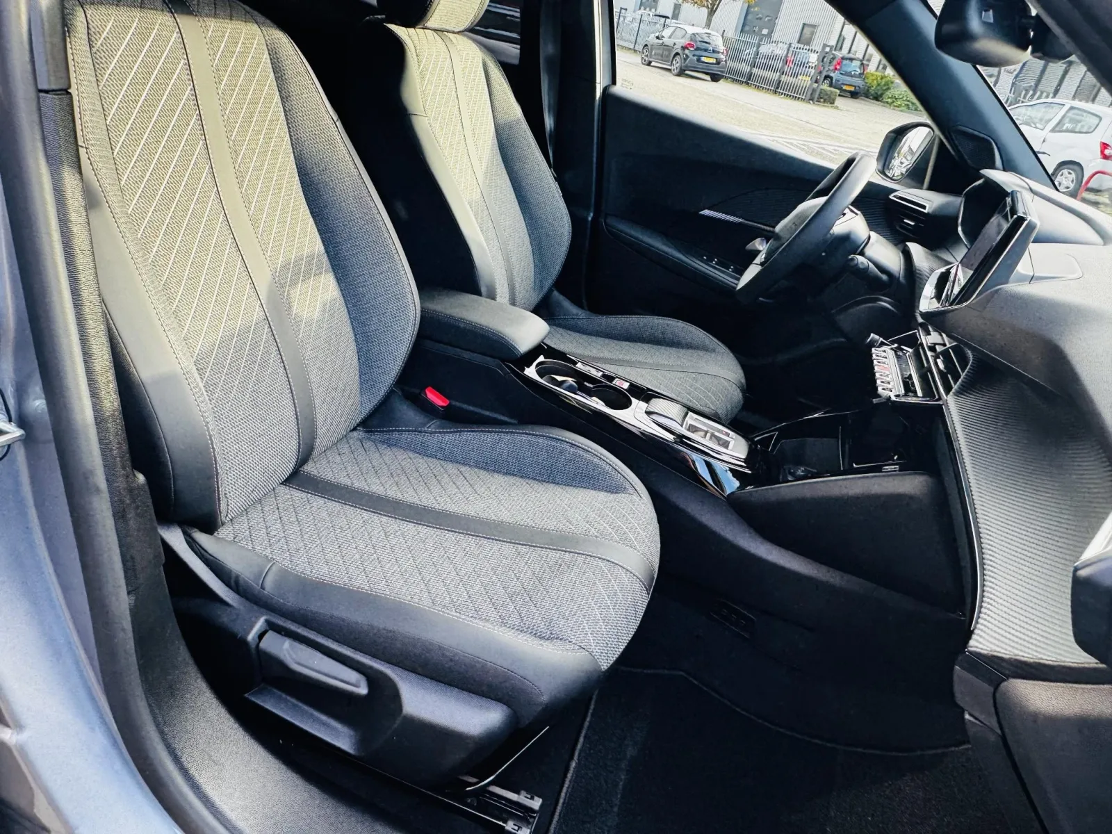 Peugeot 2008 (2026) — foto 1