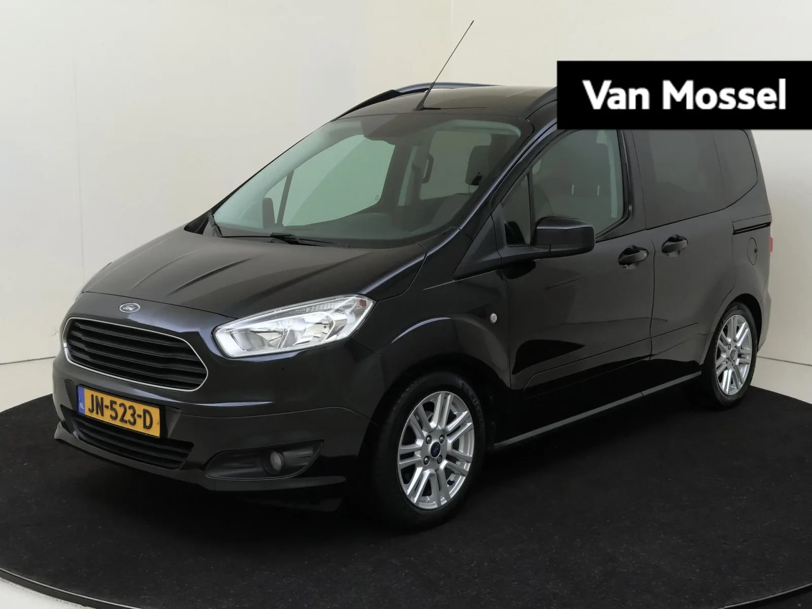 Ford Tourneo Courier (2016) — foto 1