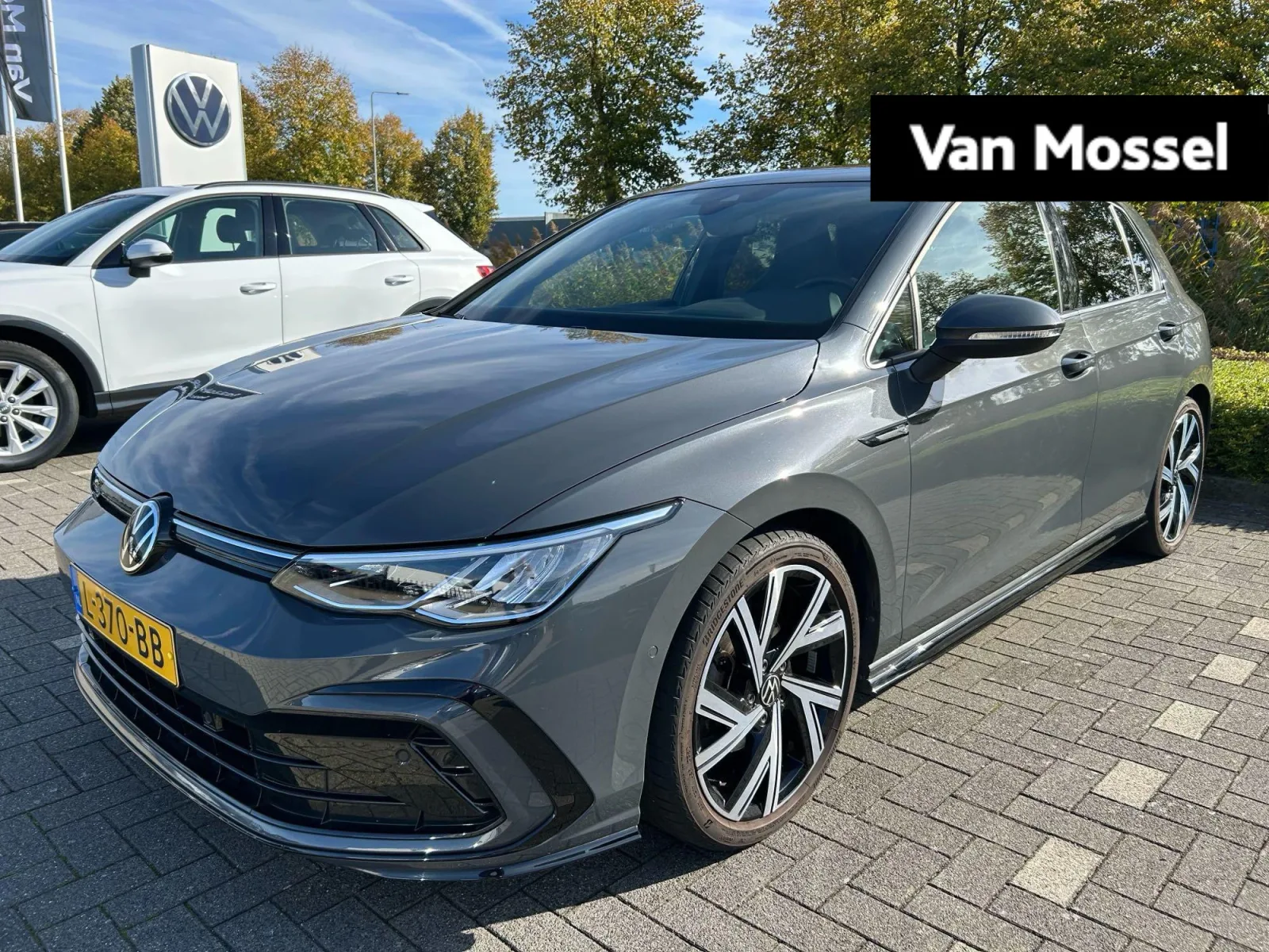 Volkswagen Golf (2021) — foto 1