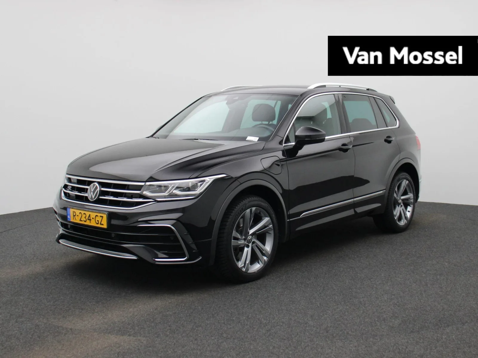 Volkswagen Tiguan (2022) — foto 1