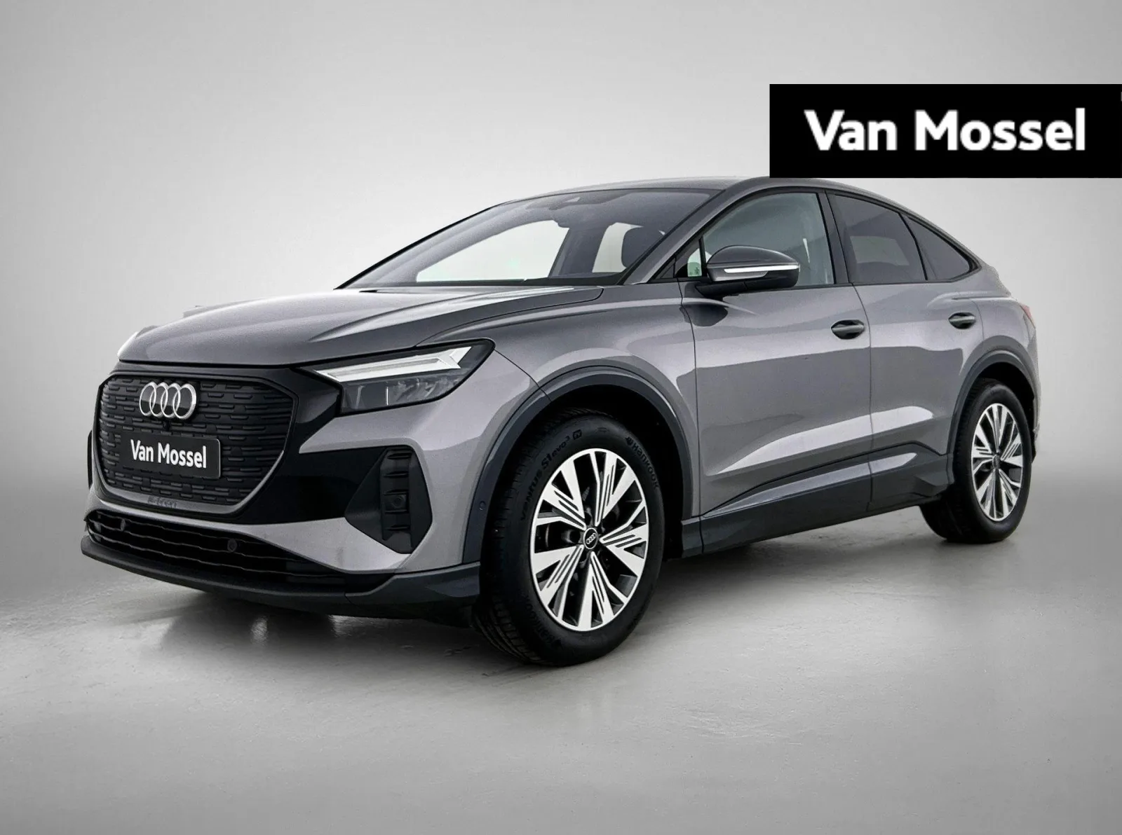 Audi Q4 e-tron (2023) — foto 1