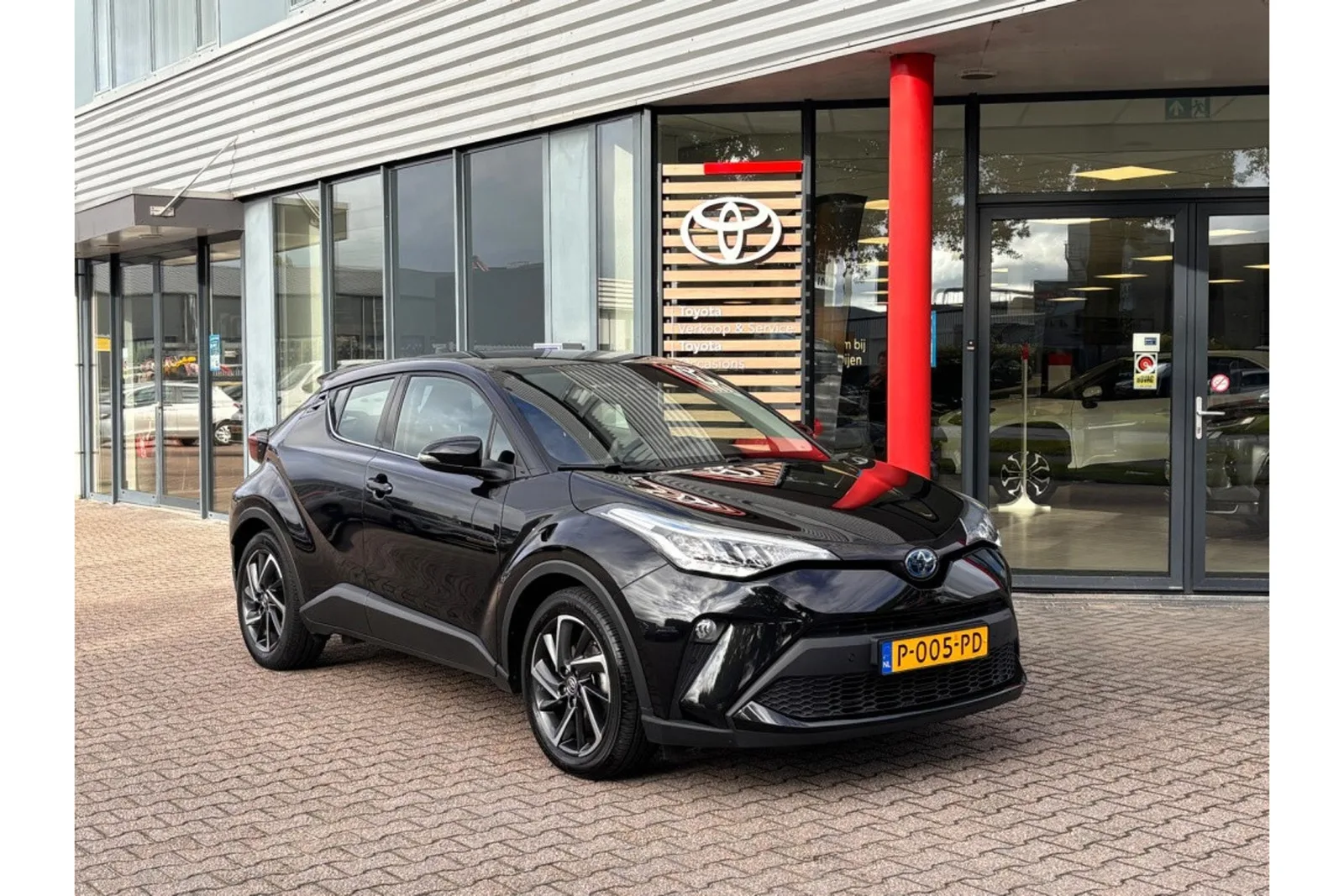 Toyota C-HR (2022) — foto 1