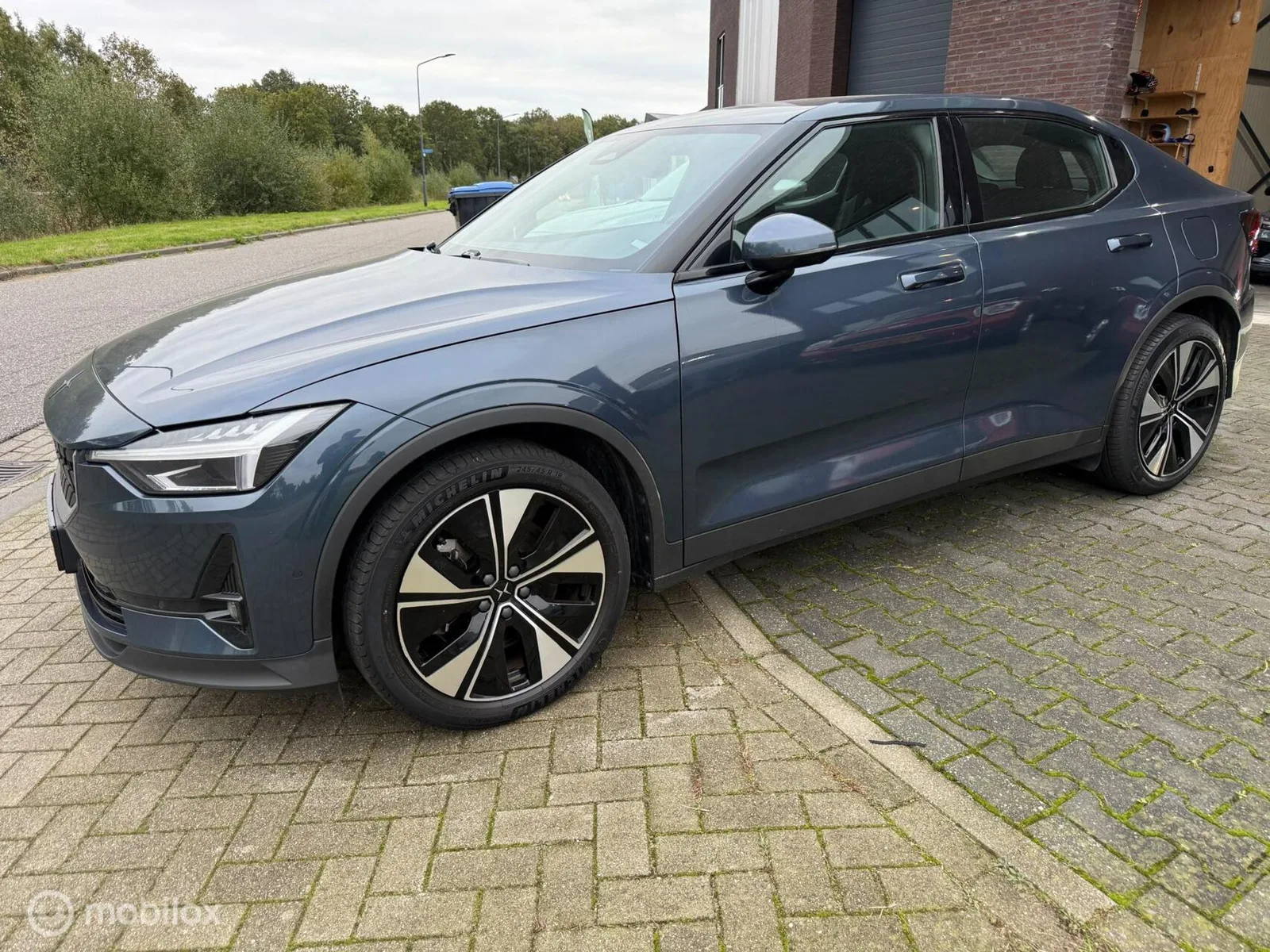 Polestar 2 (2023) — foto 1