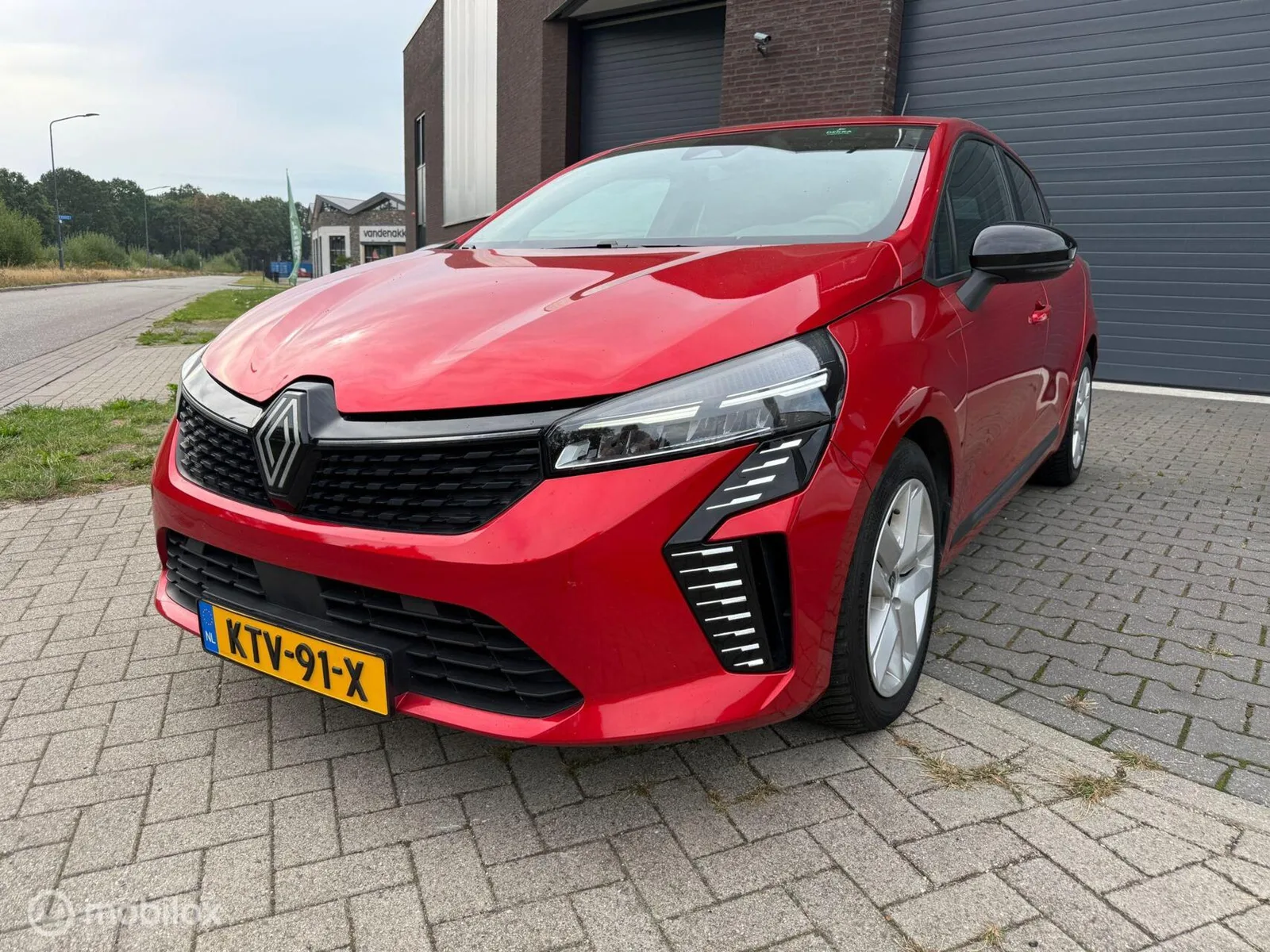 Renault Clio (2023) — foto 1
