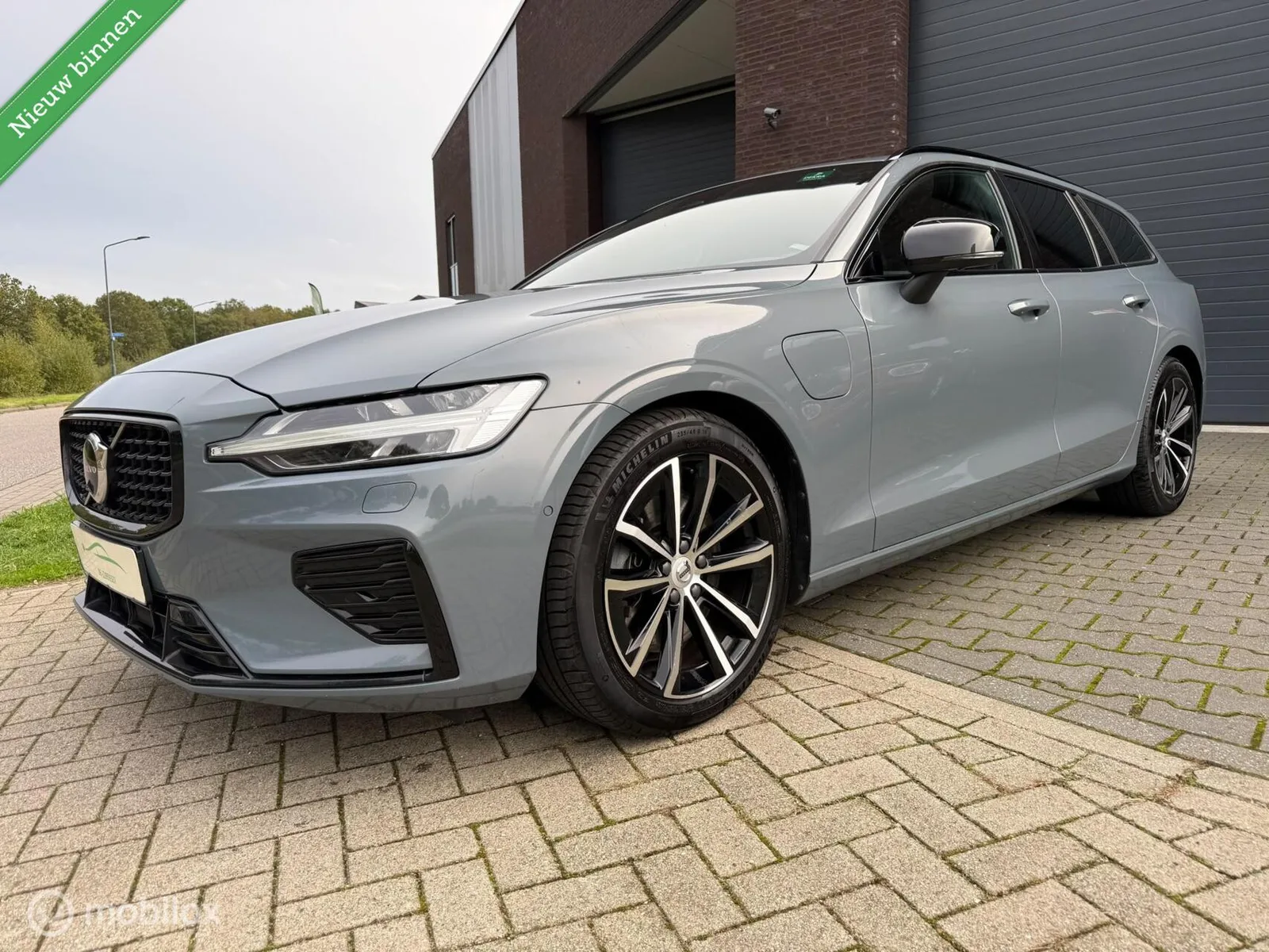 Volvo V60 (2023) — foto 1