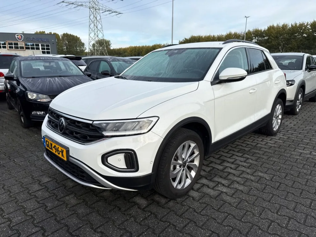 Volkswagen T-Roc (2024) — foto 1