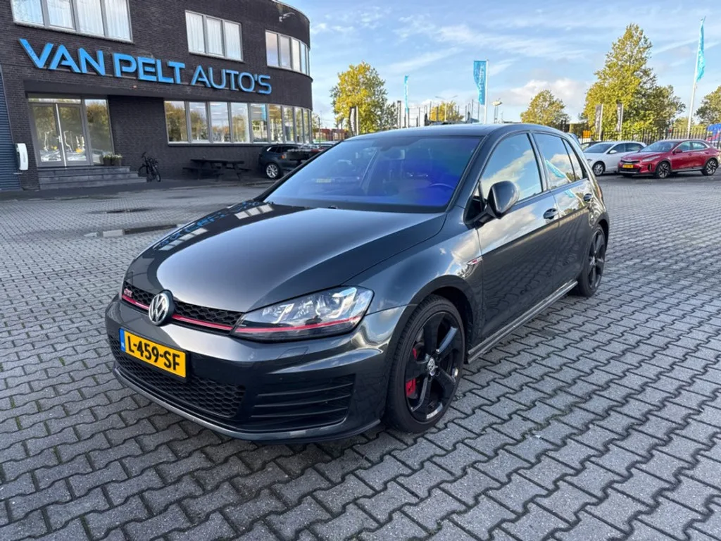 Volkswagen Golf (2013) — foto 1
