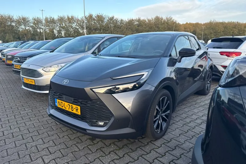 Toyota C-HR (2025)