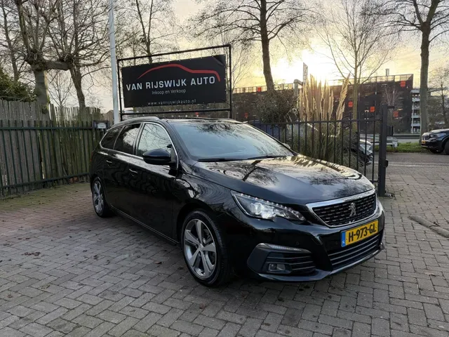 Peugeot 308 (2020) — foto 1