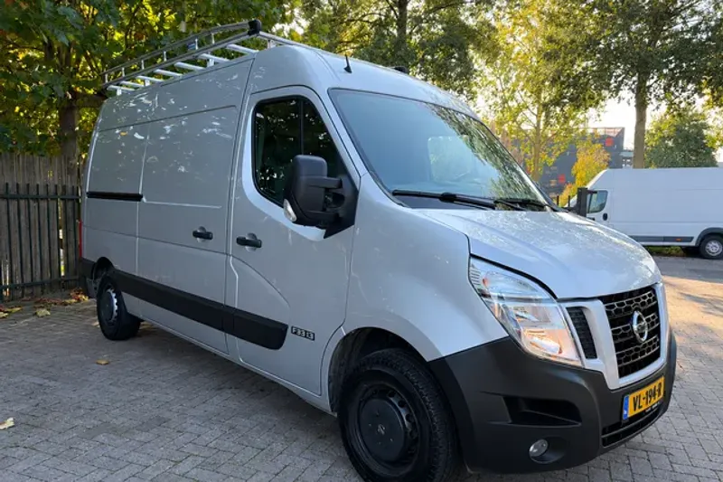 Nissan NV400 (2015)