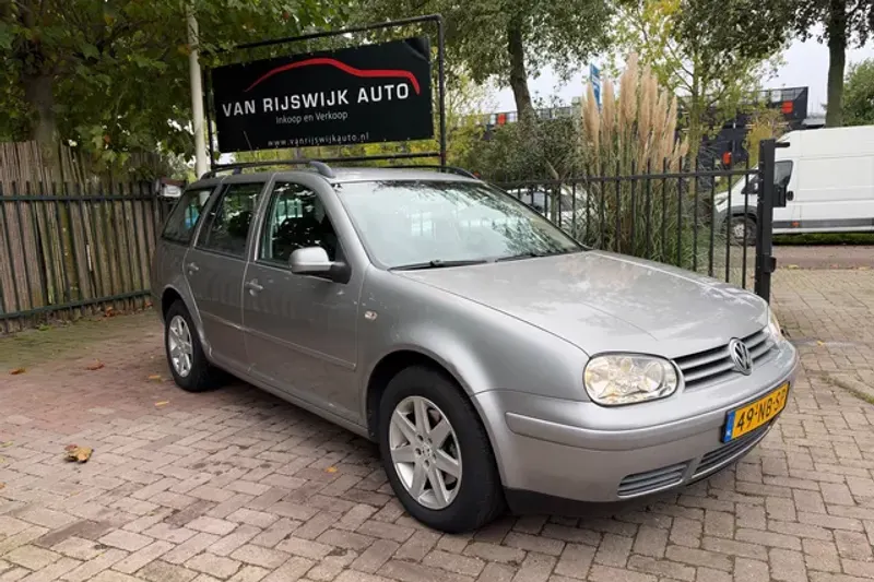 Volkswagen Golf (2003)