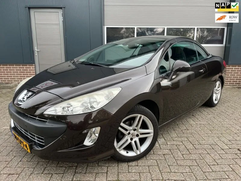 Peugeot 308 (2010) — foto 1