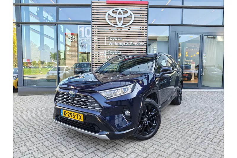 Toyota RAV4 (2021)