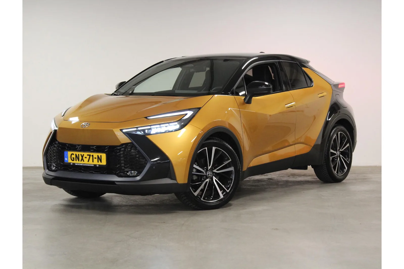 Toyota C-HR (2024) — foto 1