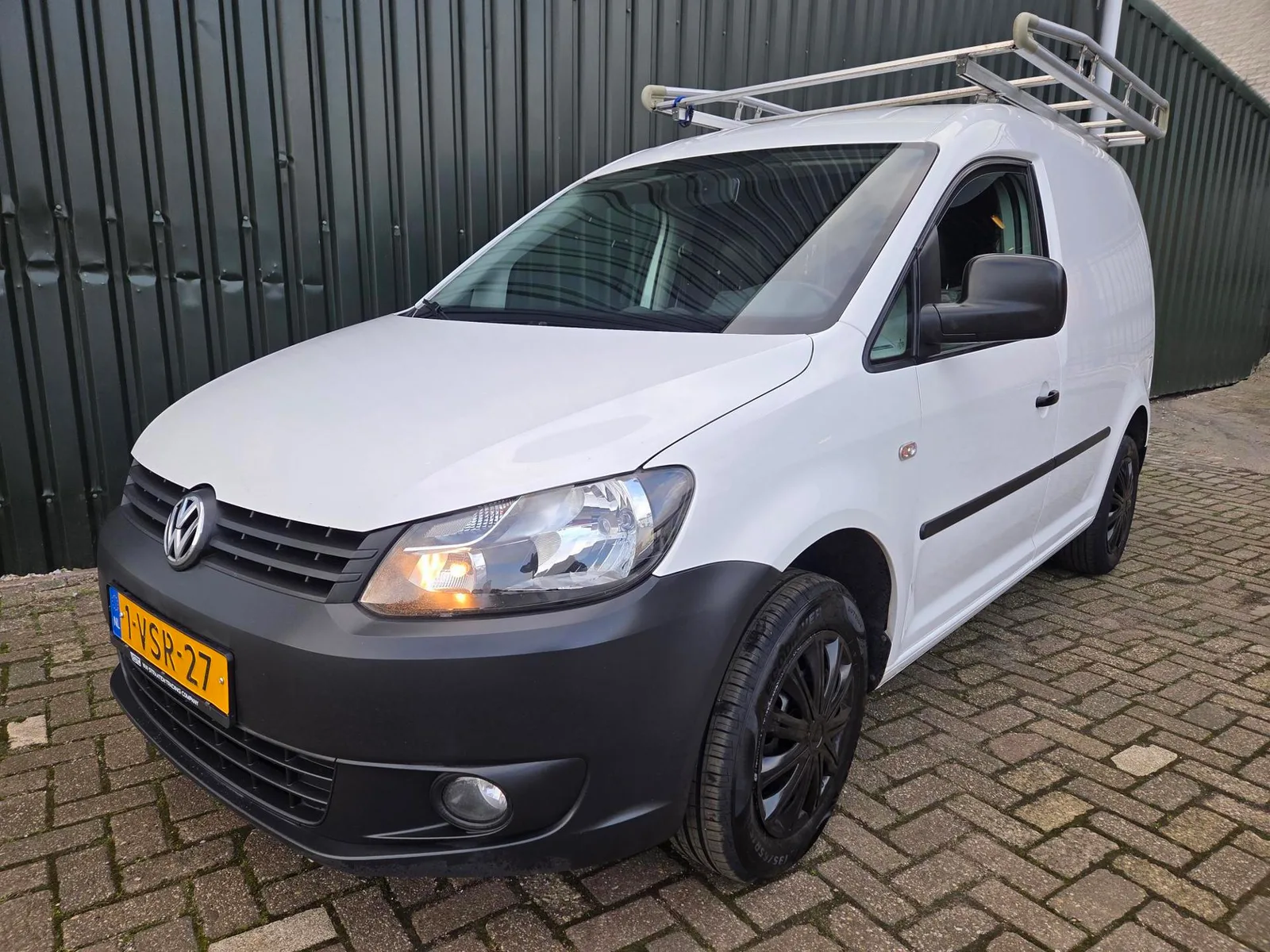 Volkswagen Caddy (2012) — foto 1