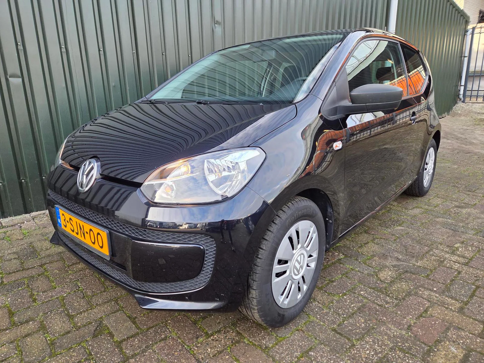 Volkswagen Up! (2013) — foto 1