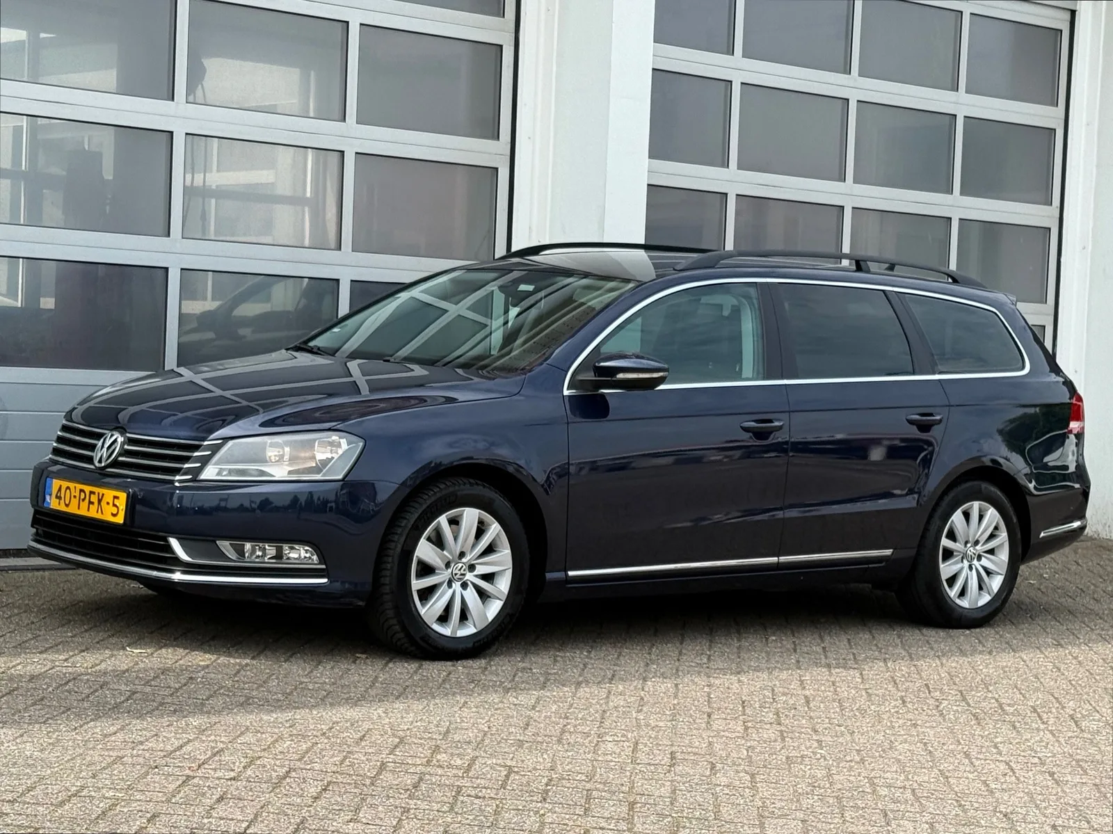 Volkswagen Passat (2011) — foto 1