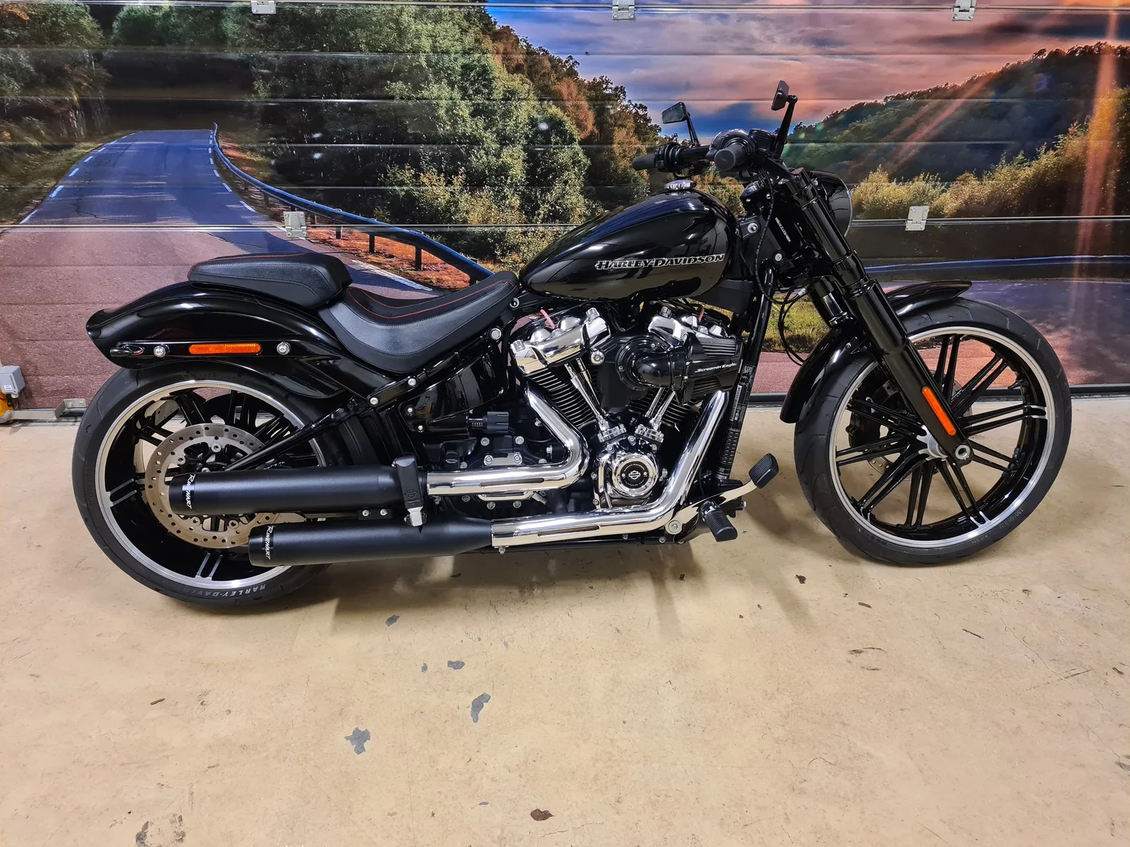Harley-Davidson Breakout (2018) — foto 1