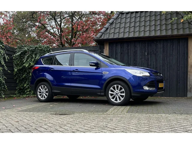 Ford Kuga (2015) — foto 1