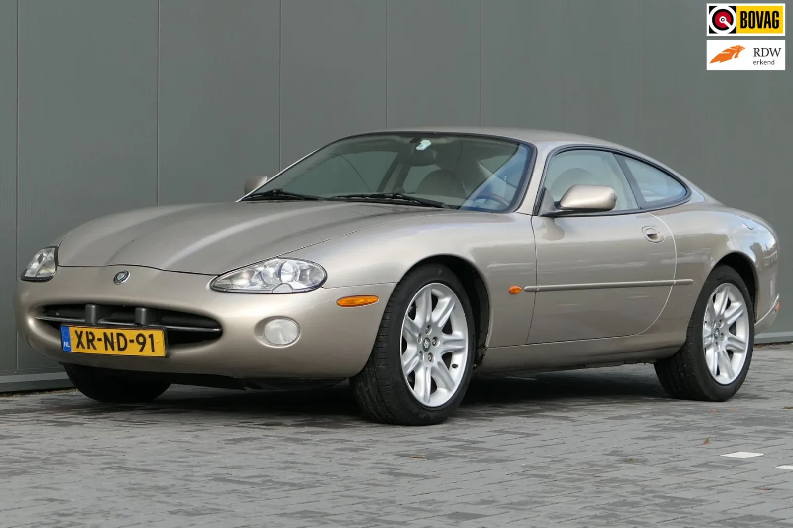 Jaguar XK8 (1997) — foto 1