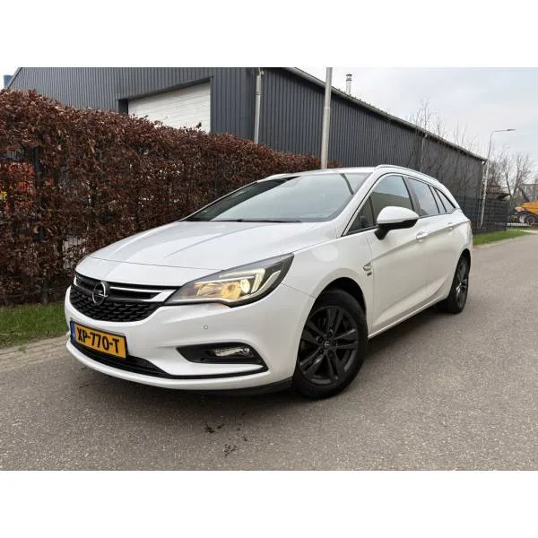 Opel Astra (2019) — foto 1