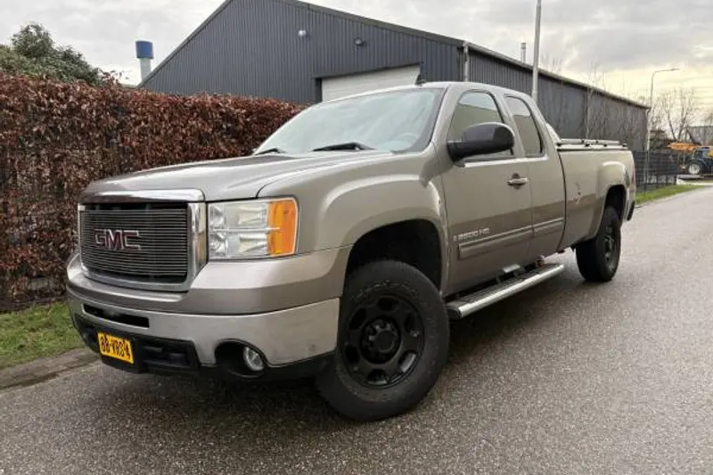 GMC Sierra (2008)