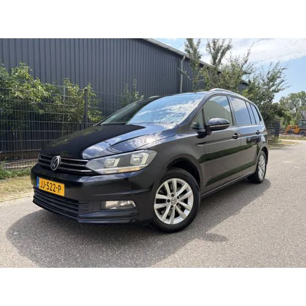 Volkswagen Touran (2016) — foto 1