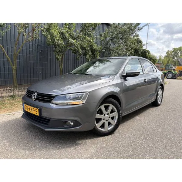 Volkswagen Jetta (2012) — foto 1