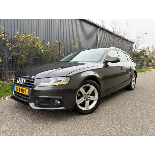 Audi A4 (2011) — foto 1