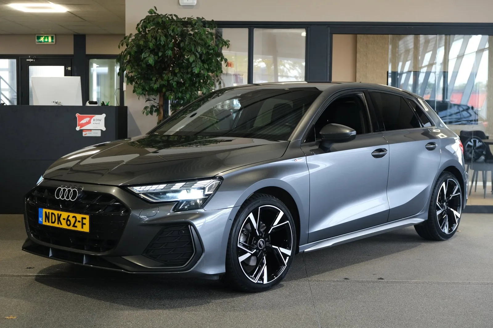 Audi A3 (2024) — foto 1