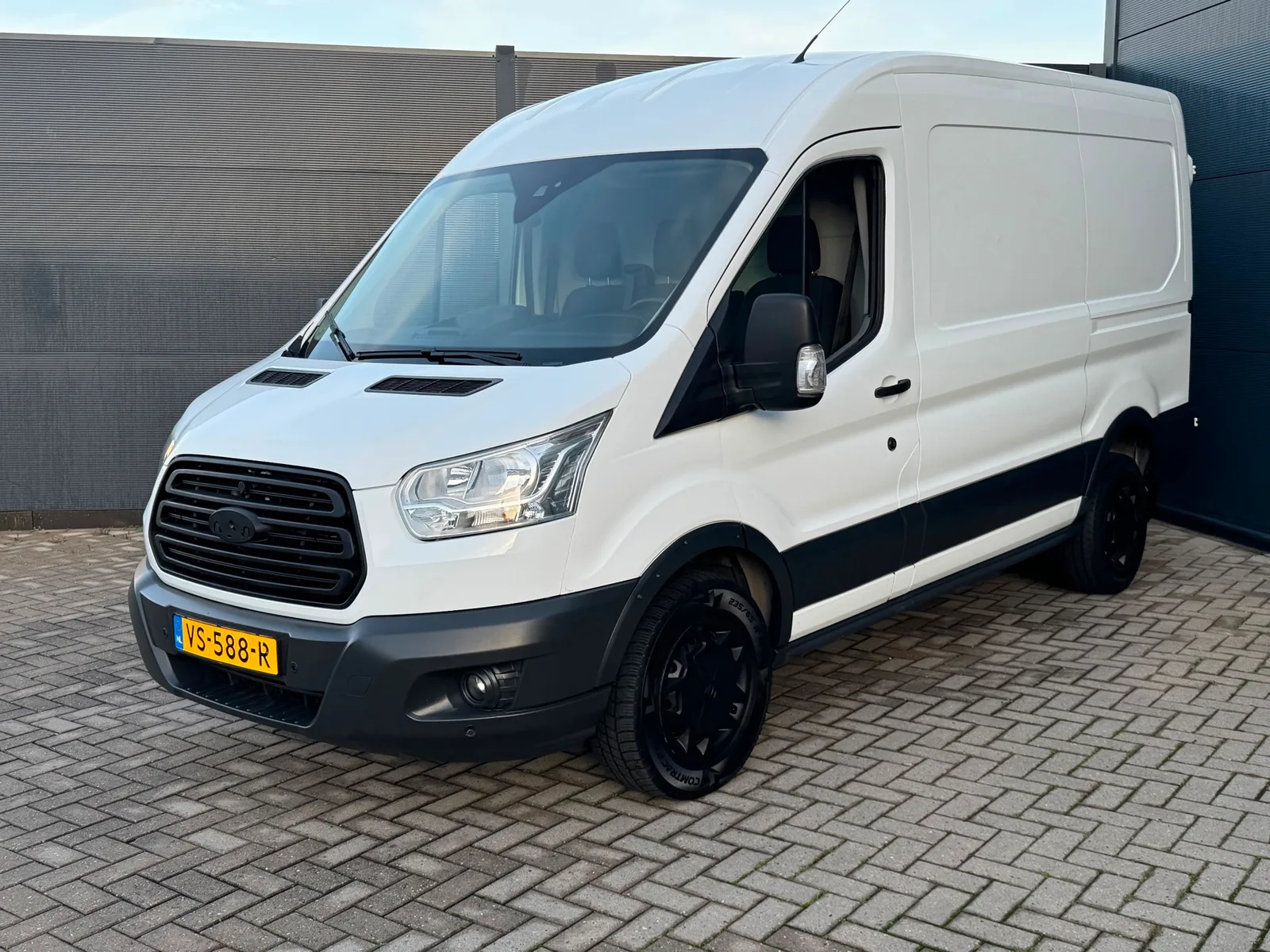 Ford Transit (2016) — foto 1