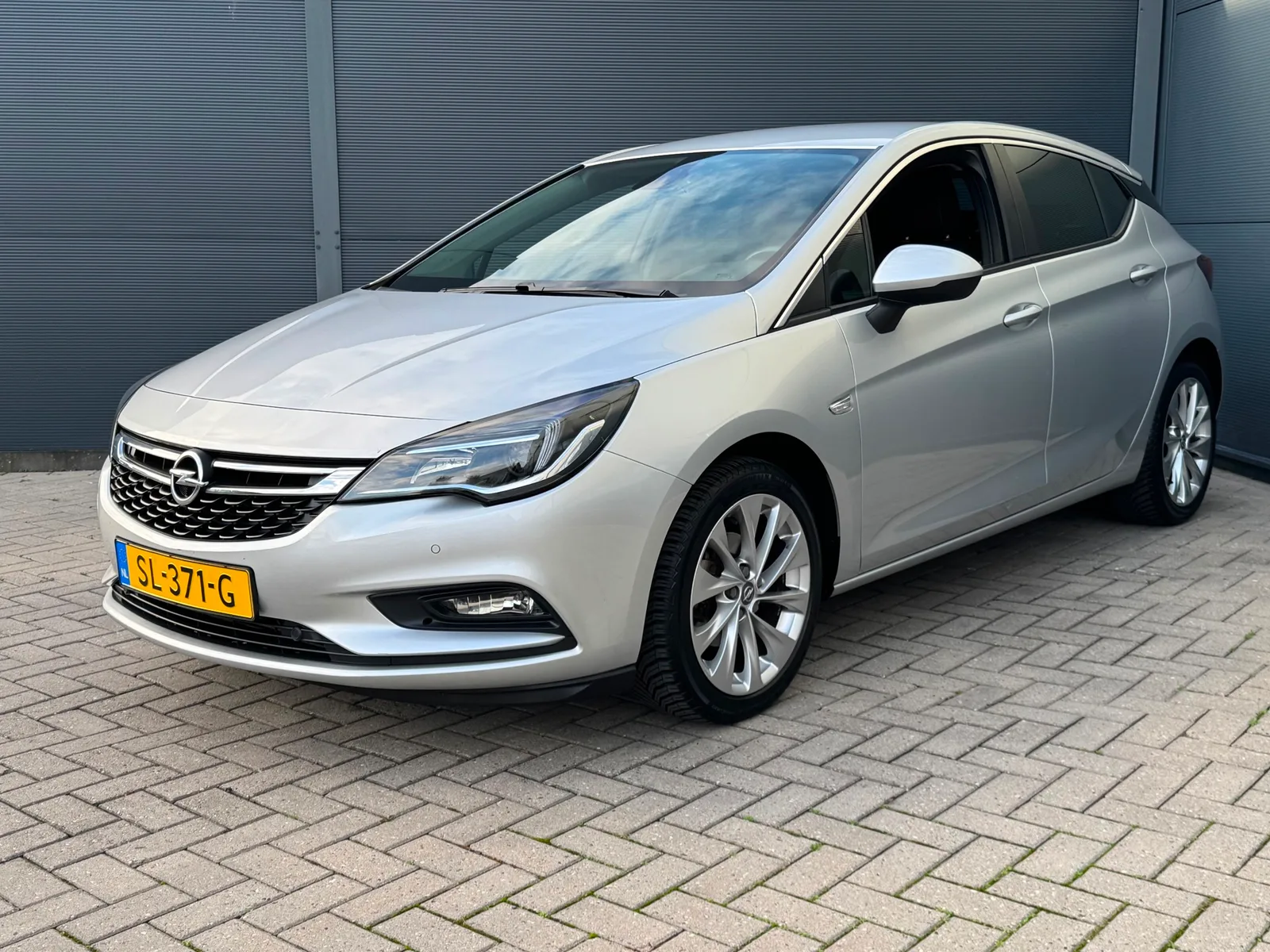 Opel Astra (2018) — foto 1