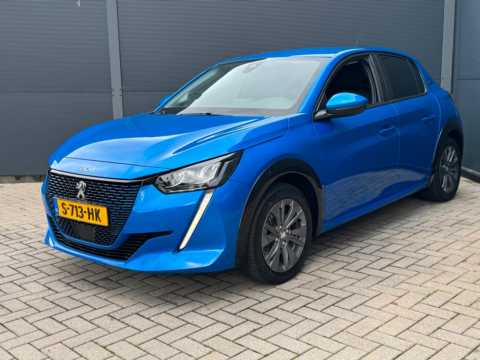 Peugeot e-208 (2021) — foto 1