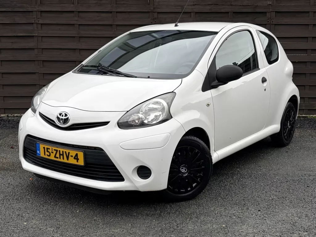 Toyota Aygo (2012) — foto 1