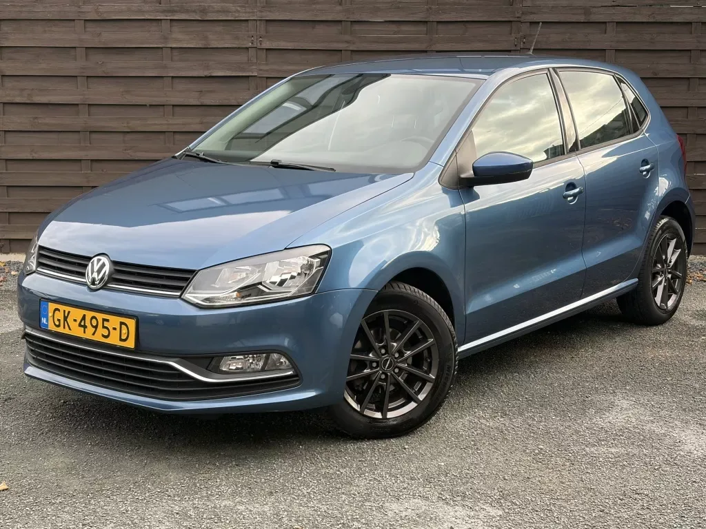 Volkswagen Polo (2015) — foto 1