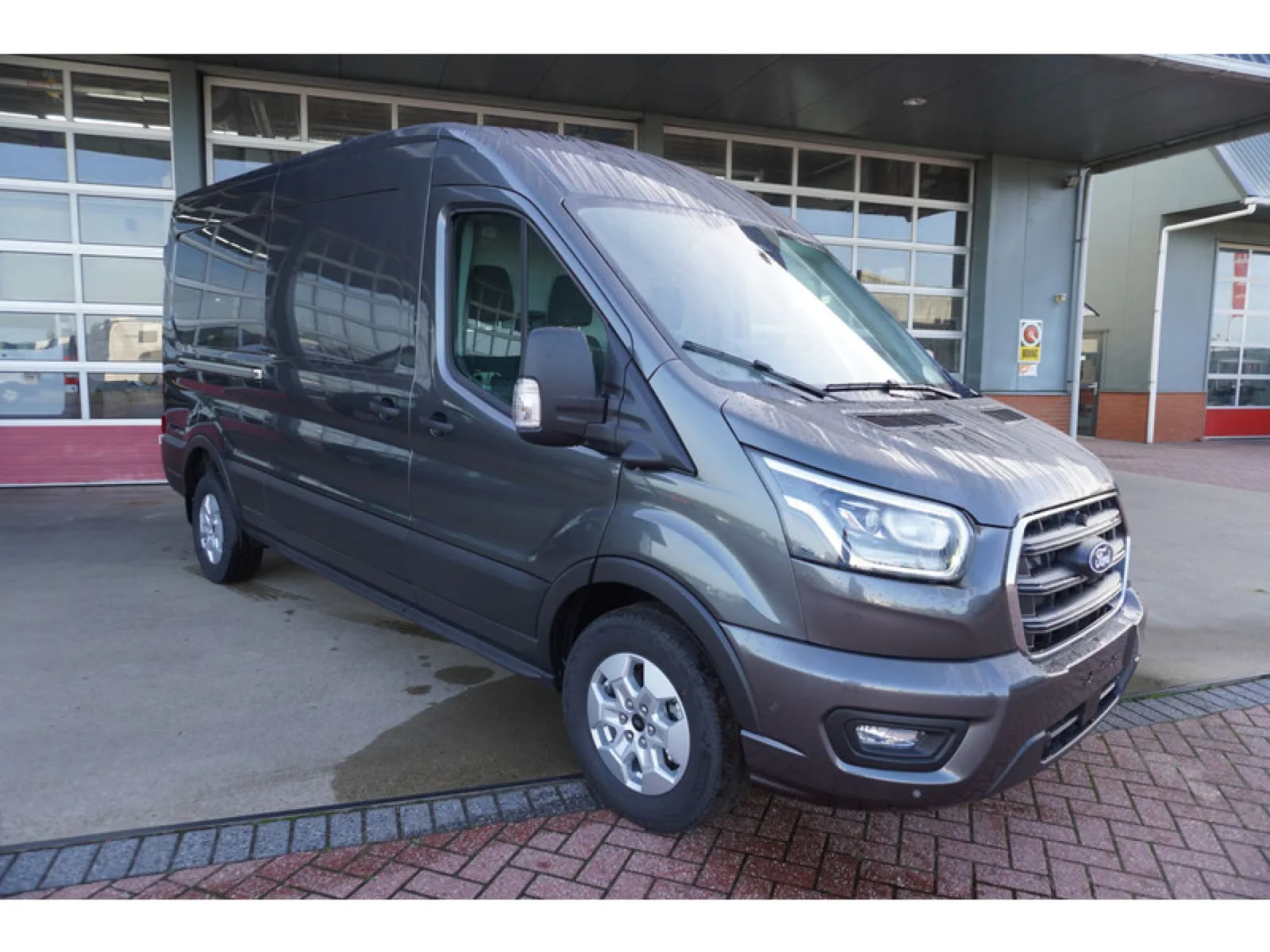 Ford Transit (2024) — foto 1