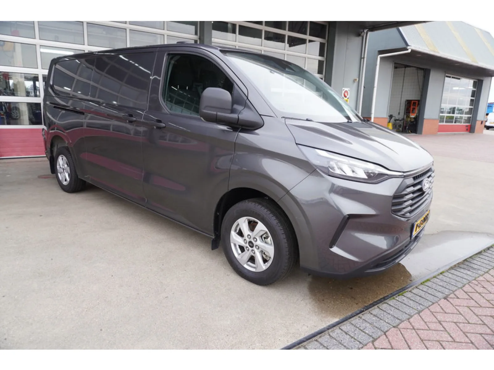 Ford Transit Custom (2024) — foto 1