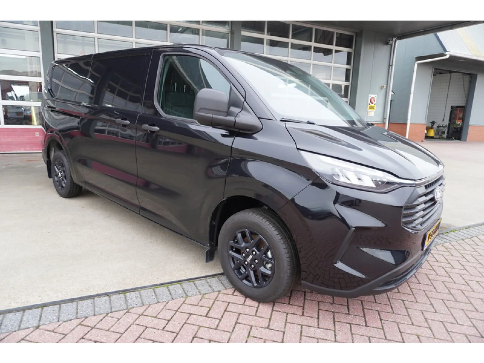 Ford Transit Custom (2024) — foto 1