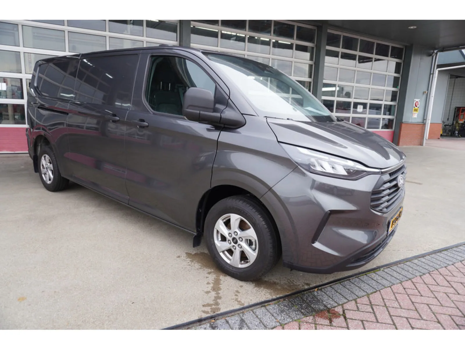 Ford Transit Custom (2024) — foto 1