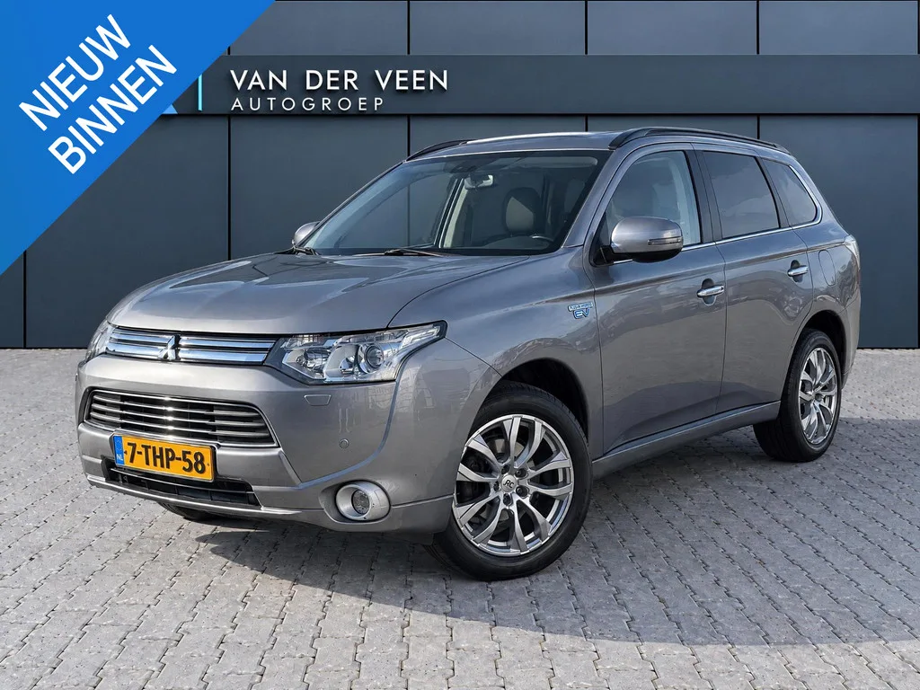 Mitsubishi Outlander (2014) — foto 1