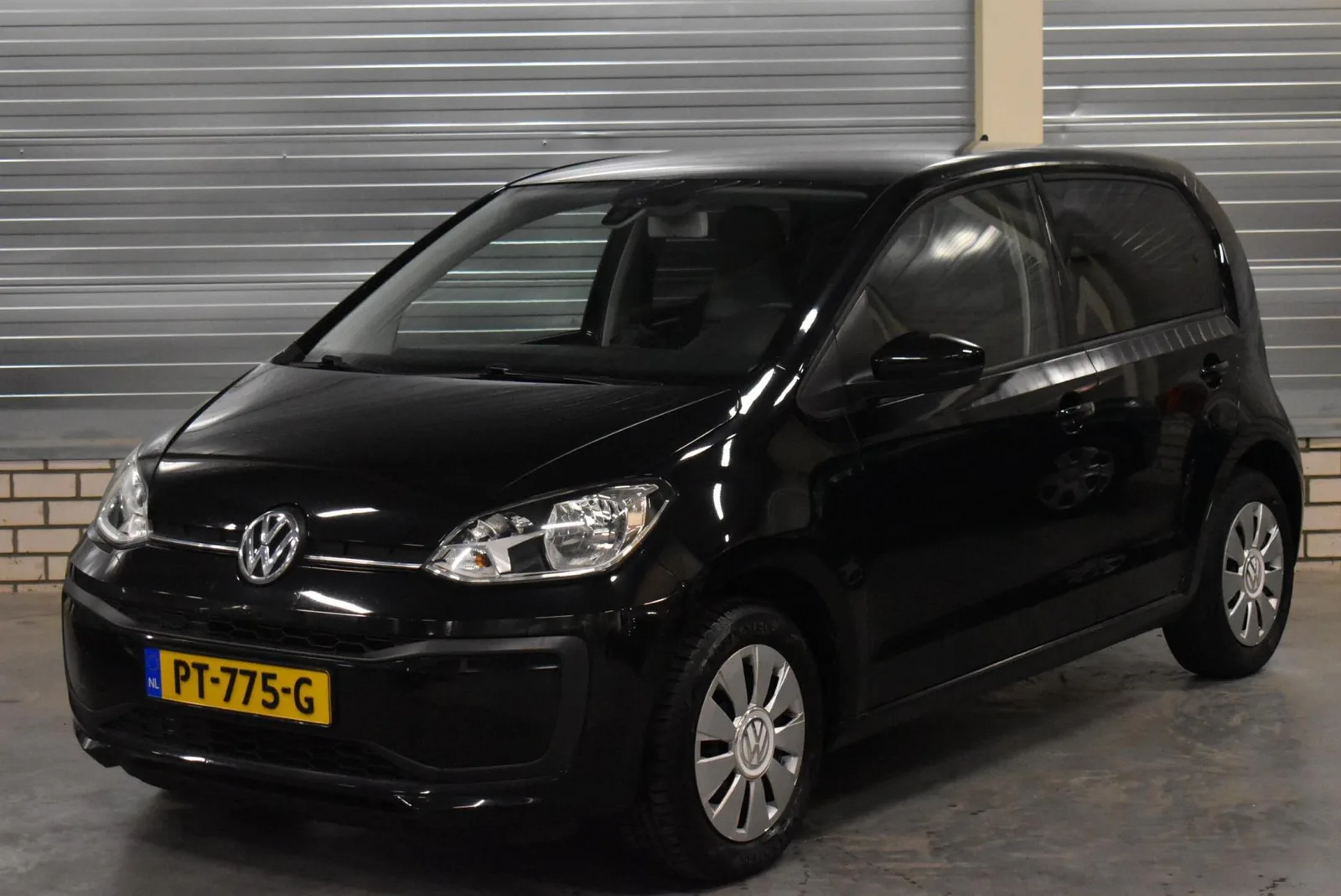 Volkswagen Up! (2017) — foto 1