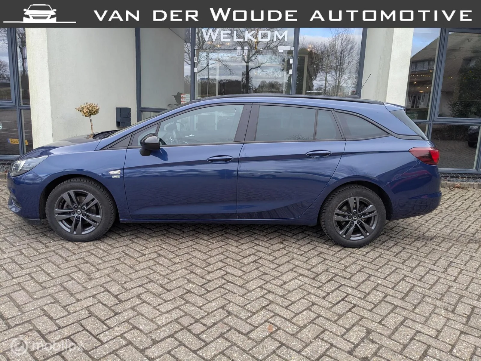 Opel Astra (2020) — foto 1