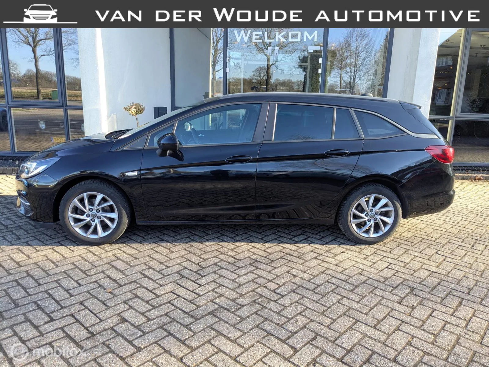 Opel Astra (2020) — foto 1
