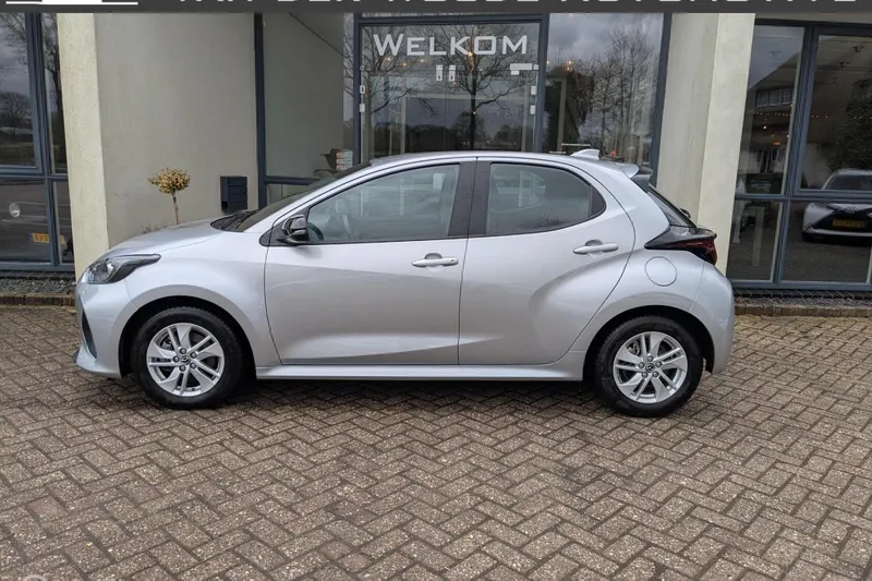 Mazda 2 Hybrid (2024)