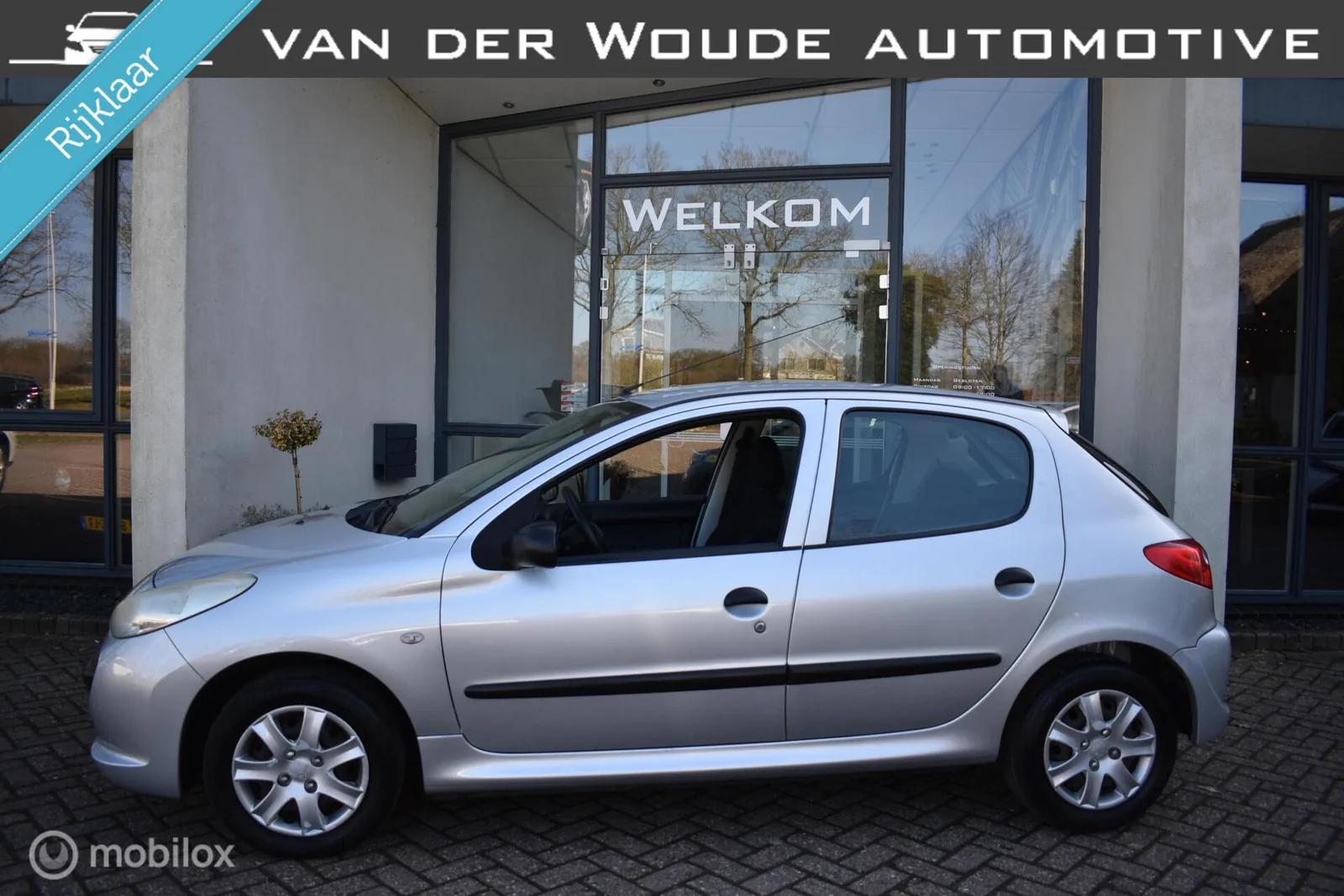 Peugeot 206 (2011) — foto 1